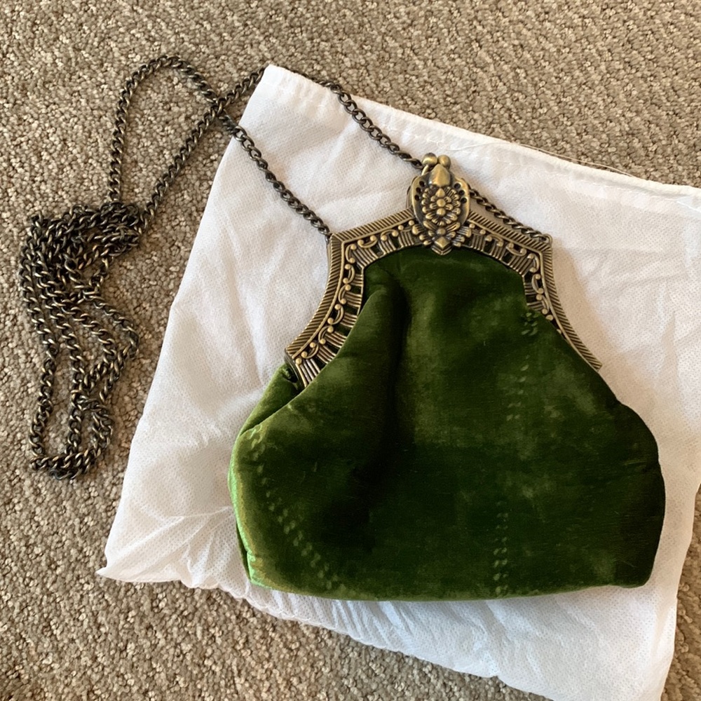 House of Harlow green velvet Rey kiss lock antique style bag